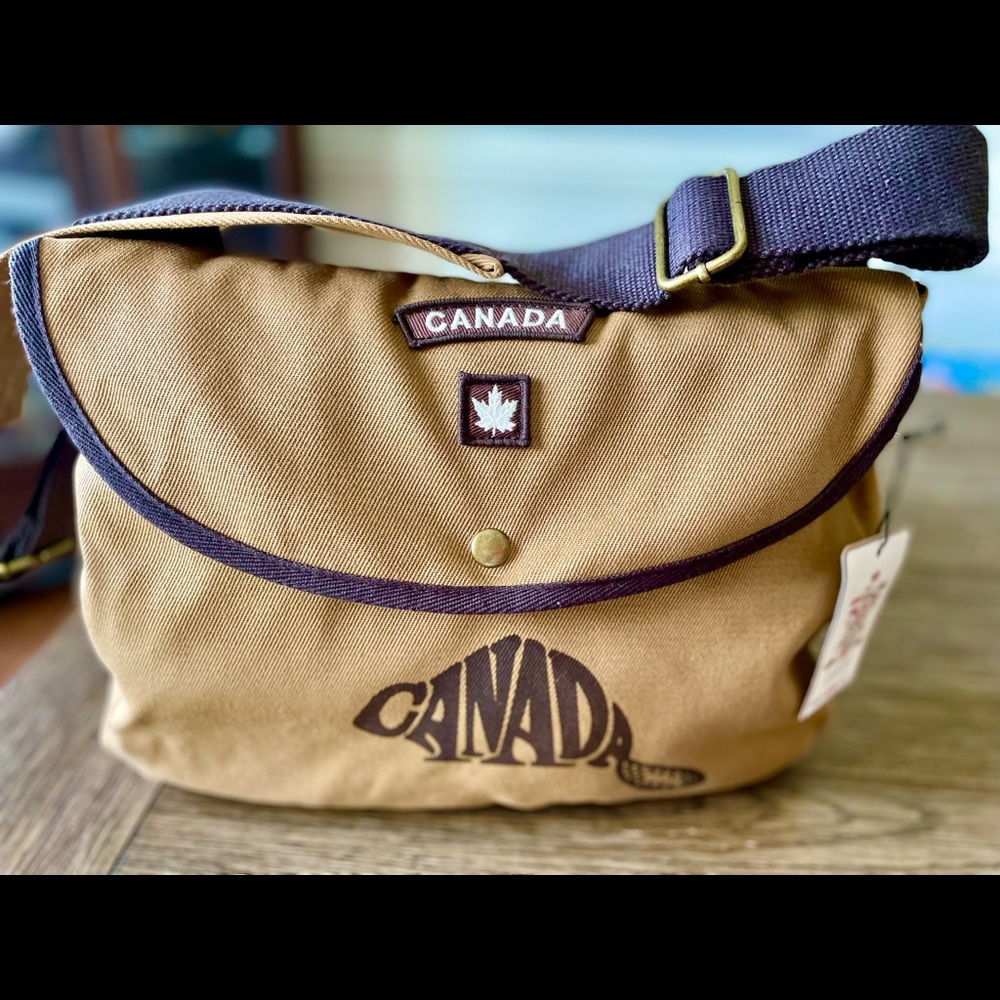 CANADA FIELD PATCH SHOULDER BAG